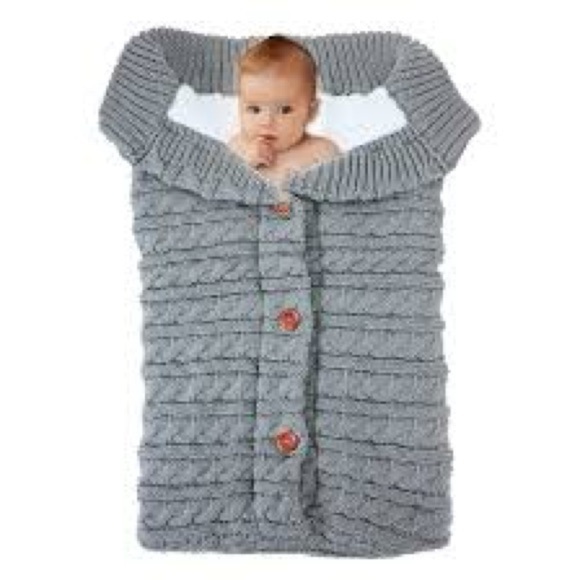 BABY BLANKET! GRAY KNIT BLANKET WITH BUTTONS - Picture 3 of 6